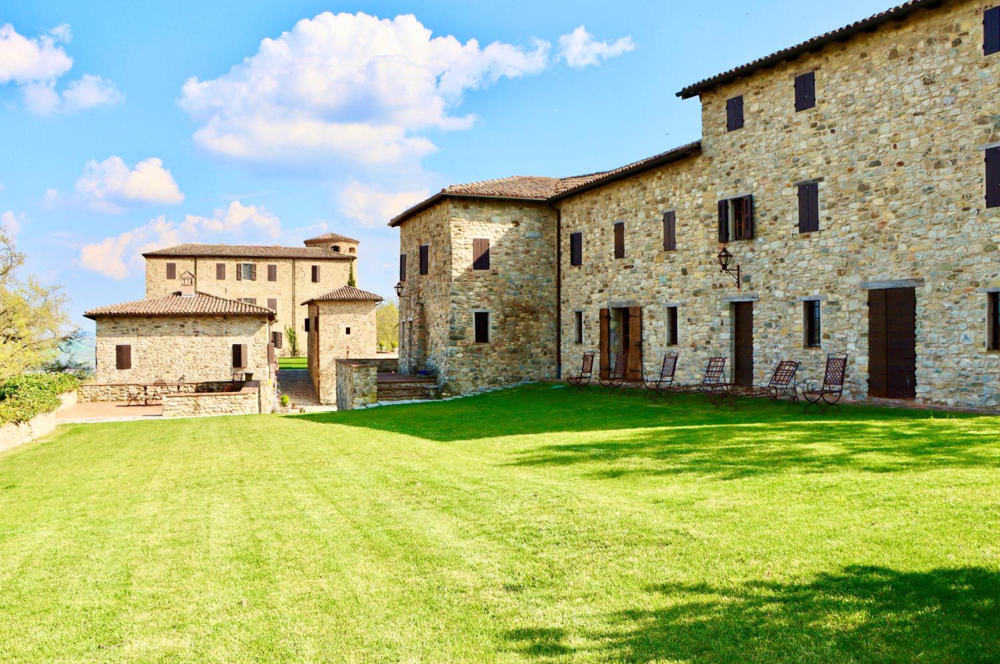 Castello Di Viano Villa Exteriör bild