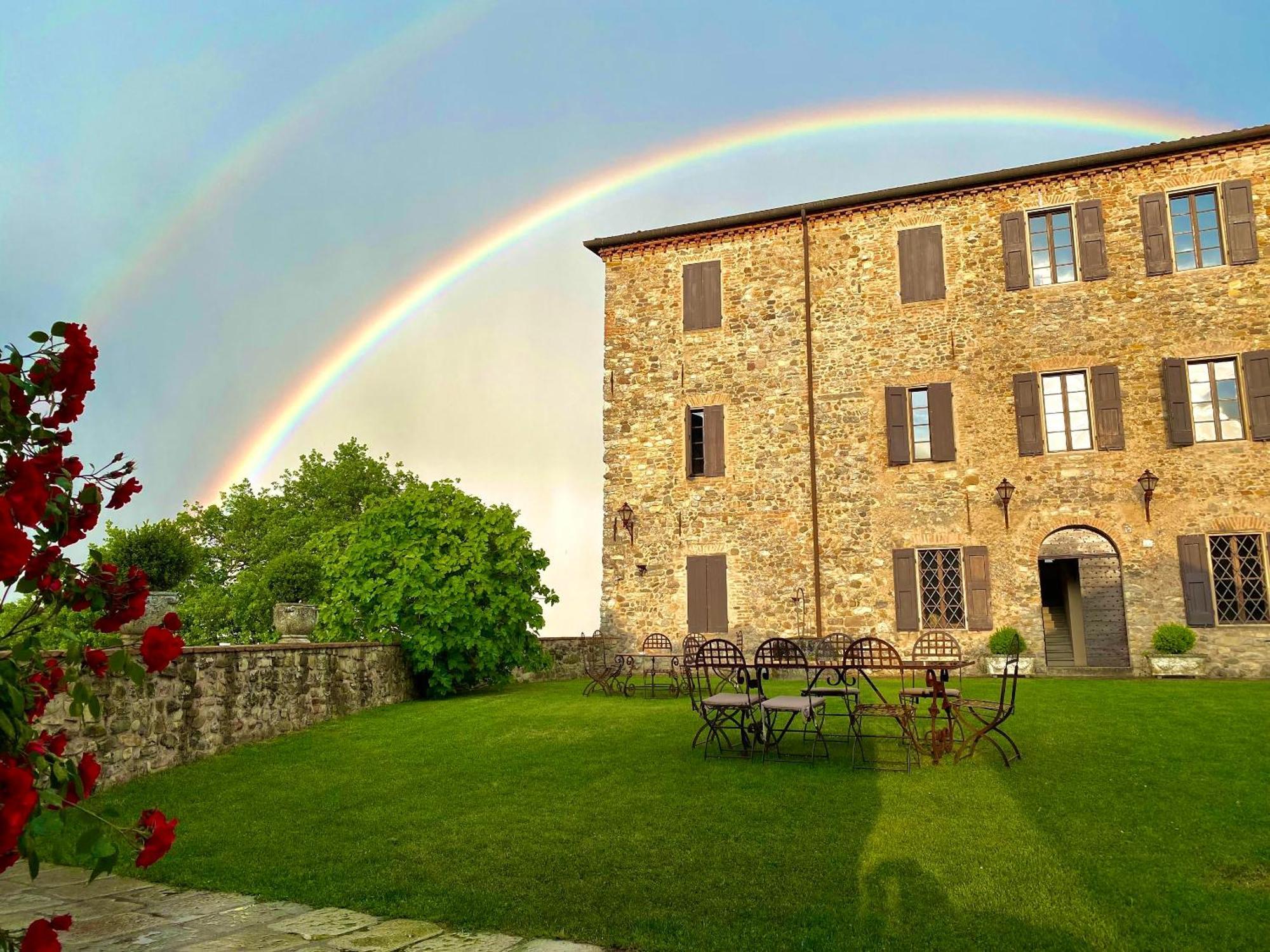 Castello Di Viano Villa Exteriör bild